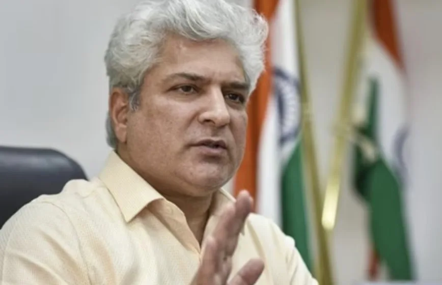 Screenshot 2024 11 18 at 1.24.45 PM Gahlot in BJP Office With Full Izzat. AAP Resigned Minister Ready to Join Opposition.